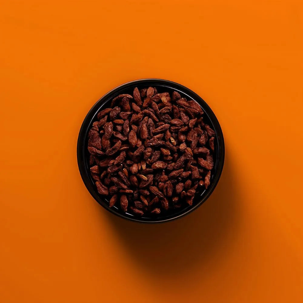 Petit pot rempli de piments oiseaux