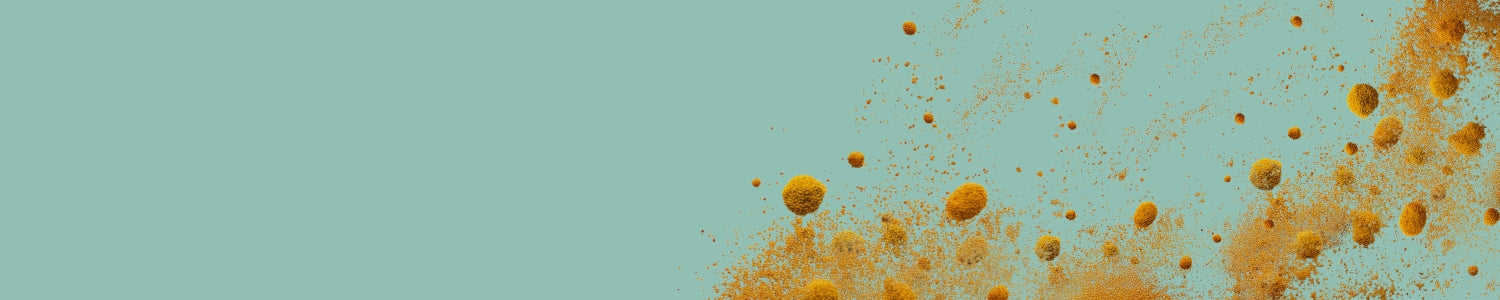 Image poudre de curry en suspension