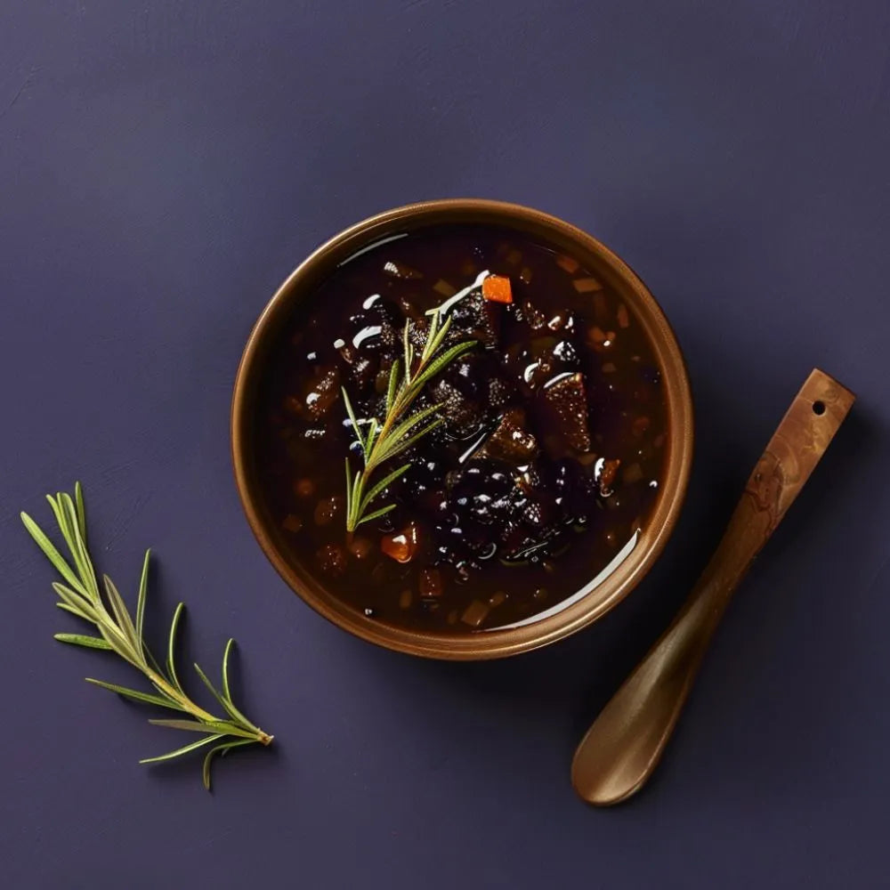 Sauce réalisée avec un fond de veau et agrémentée de baies de genièvre