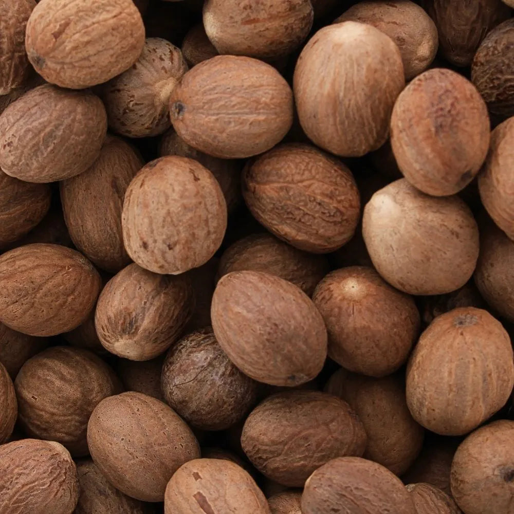 Zoom sur les noix de muscade entières