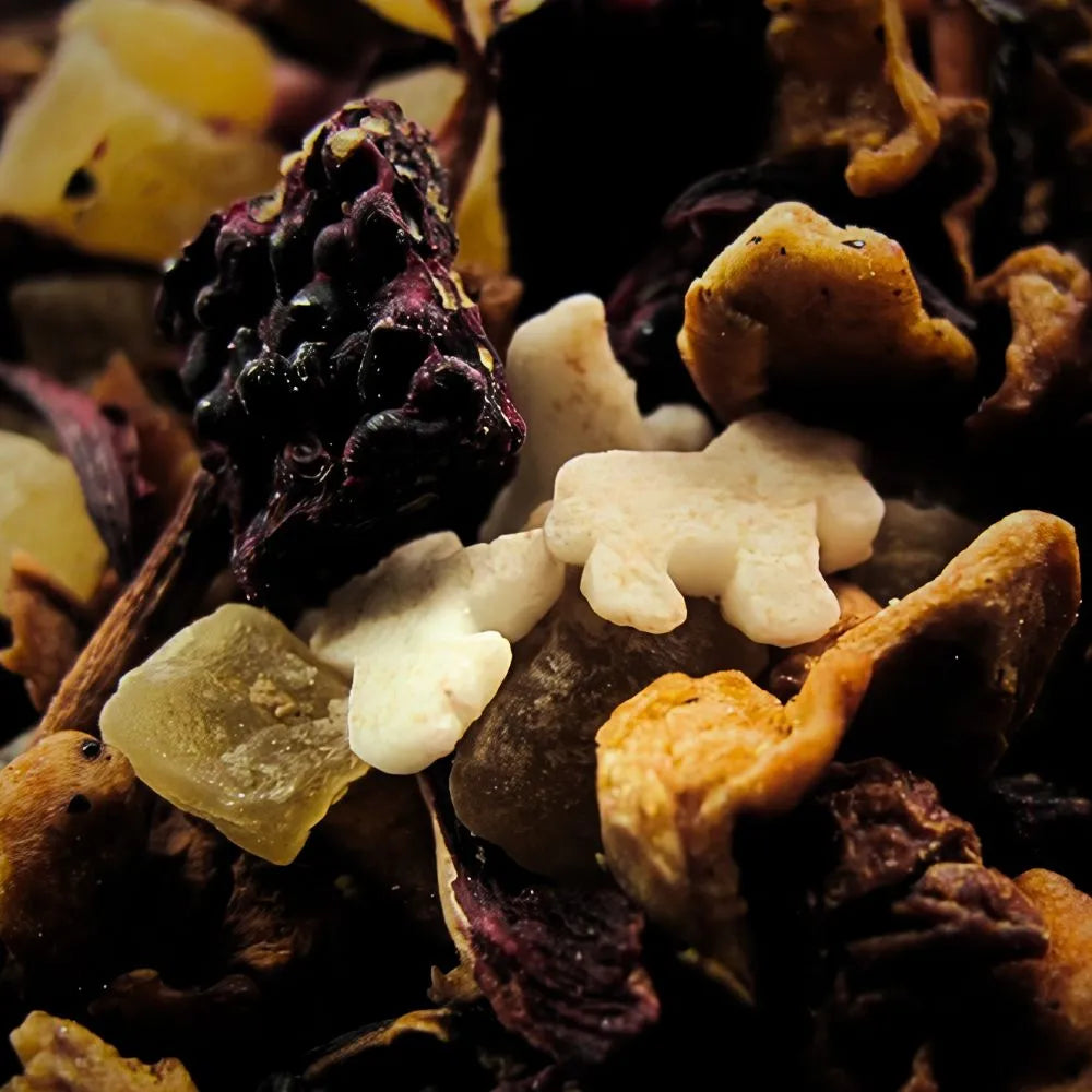 Zoom sur les fruits et notamment sur les fruits du dragon qui compose l'infusion crème fruitée