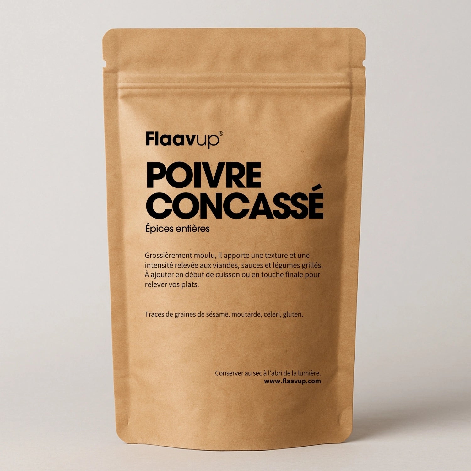 Paquet de grains de poivre concassé